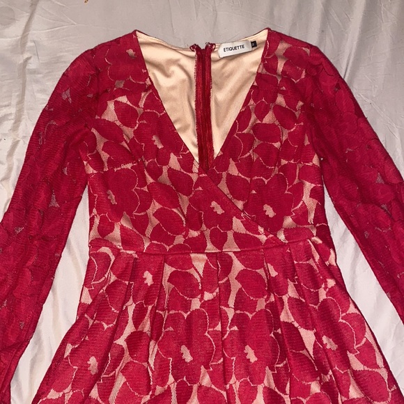 Red lace romper, perfect condition size M - Picture 3 of 3